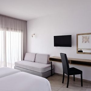 Double or Twin Room Side Sea View
